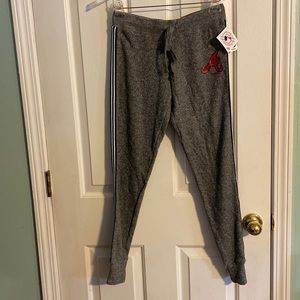 Campus Lifestyle XS ladies joggers for Atlanta Braves